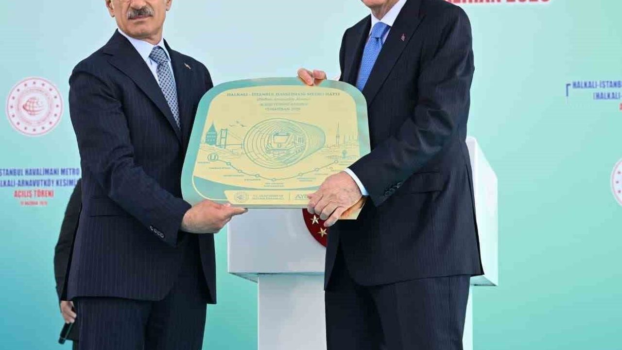 Bakan Uraloğlu: İstanbul'a kazandırılan raylı sistem hattı 180 kilometreye ulaştı