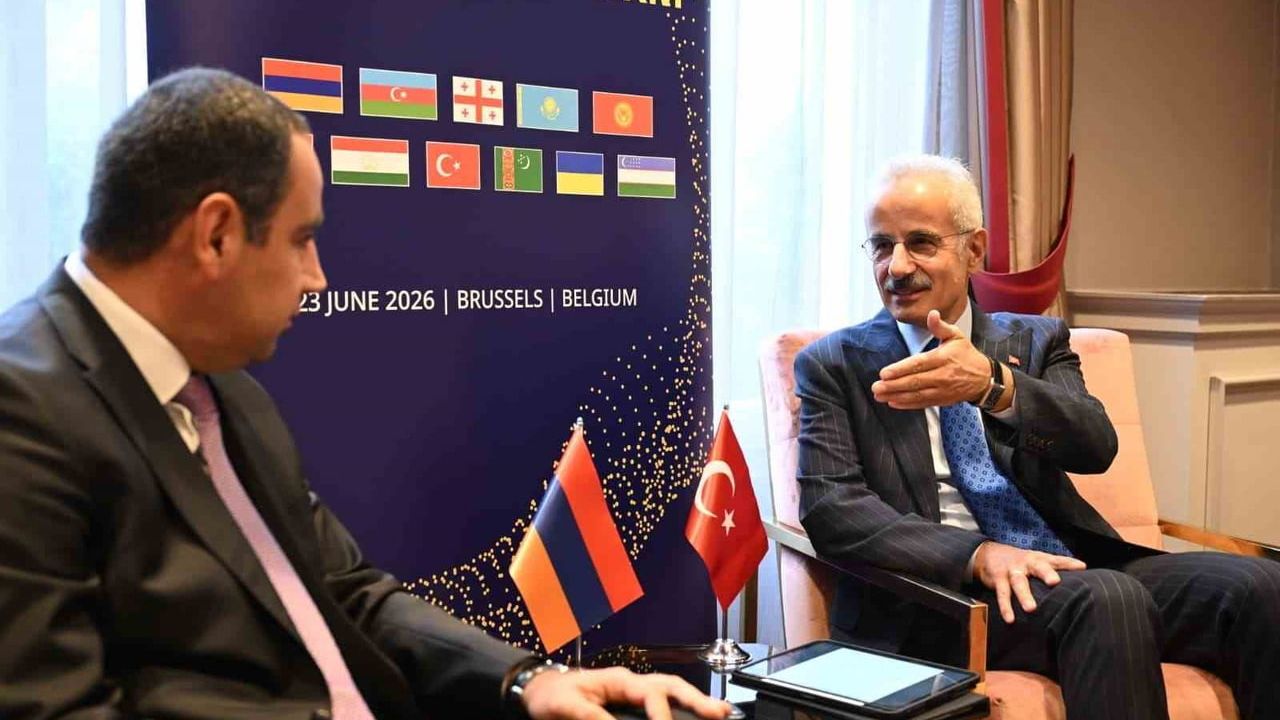 Bakan Uraloğlu, Khudatyan ile bağlantı gündemini görüştü