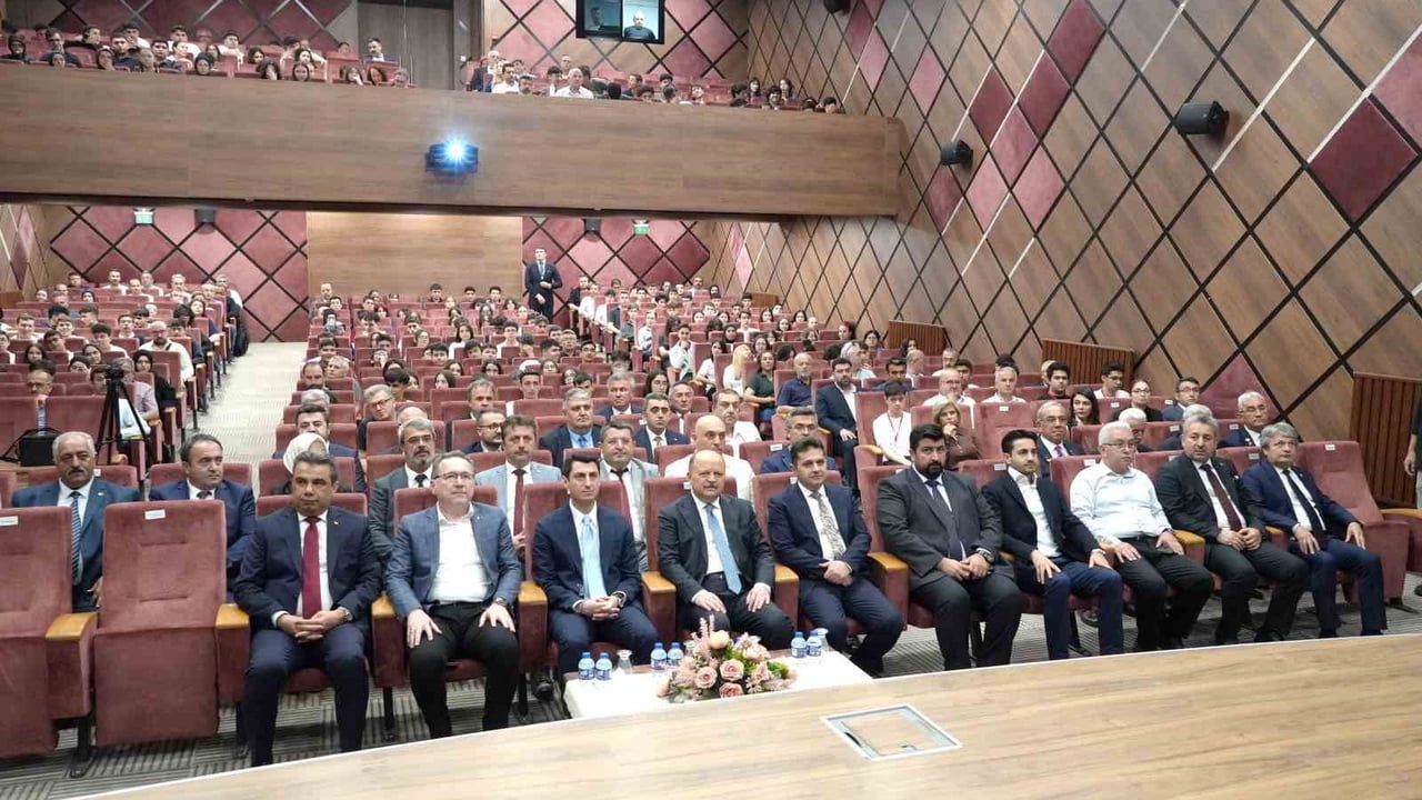 Bakan yardımcısı Macit: eğitimde teknoloji ve girişimcilik önceliğimiz
