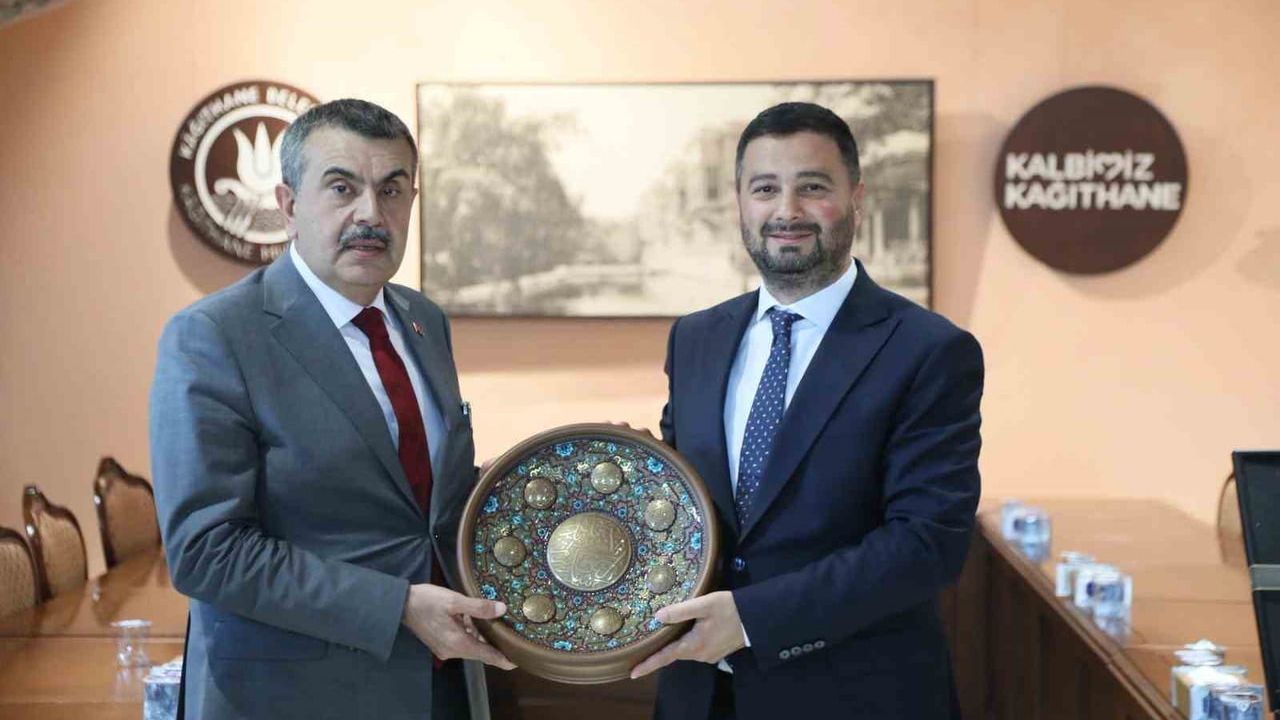 Bakan Yusuf Tekin Kâğıthane Belediyesi'ni Ziyaret Etti: Eğitim Yatırımları ve Devam Eden Projeler Görüşüldü