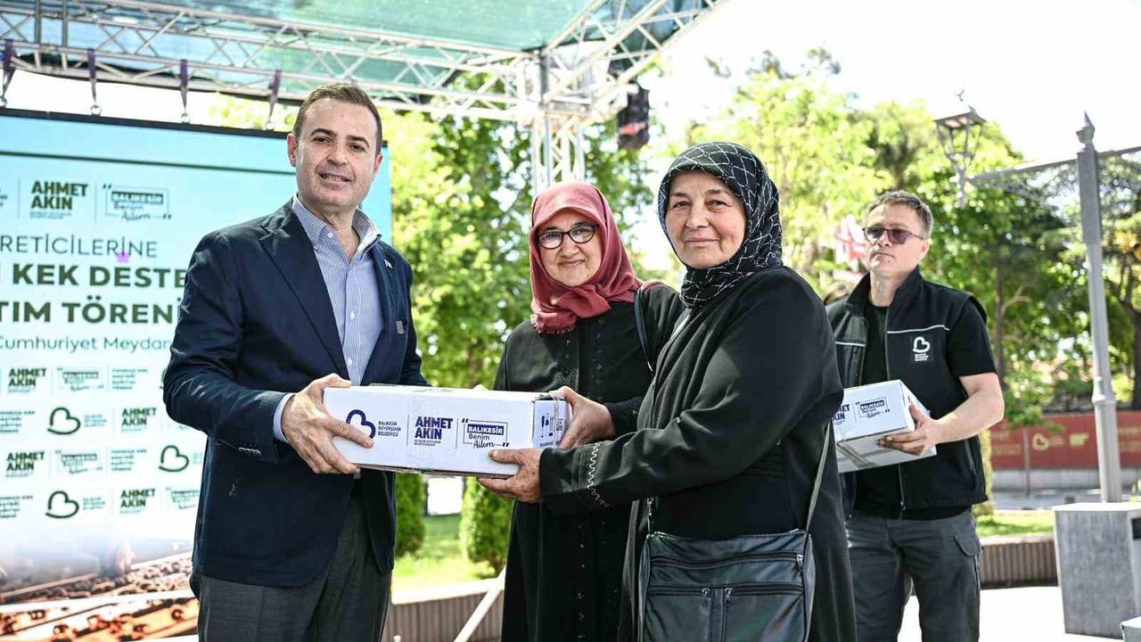 Balıkesir büyükşehirden arıcılara yüzde 100 hibeli fondan kek desteği