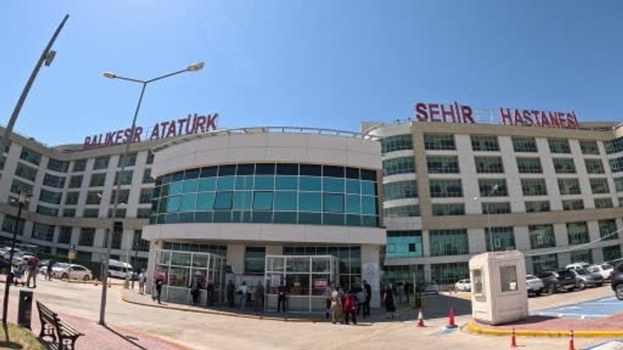 Balıkesir'de aort yırtığı teşhisi konulan hasta kapalı yöntemle tedavi edildi