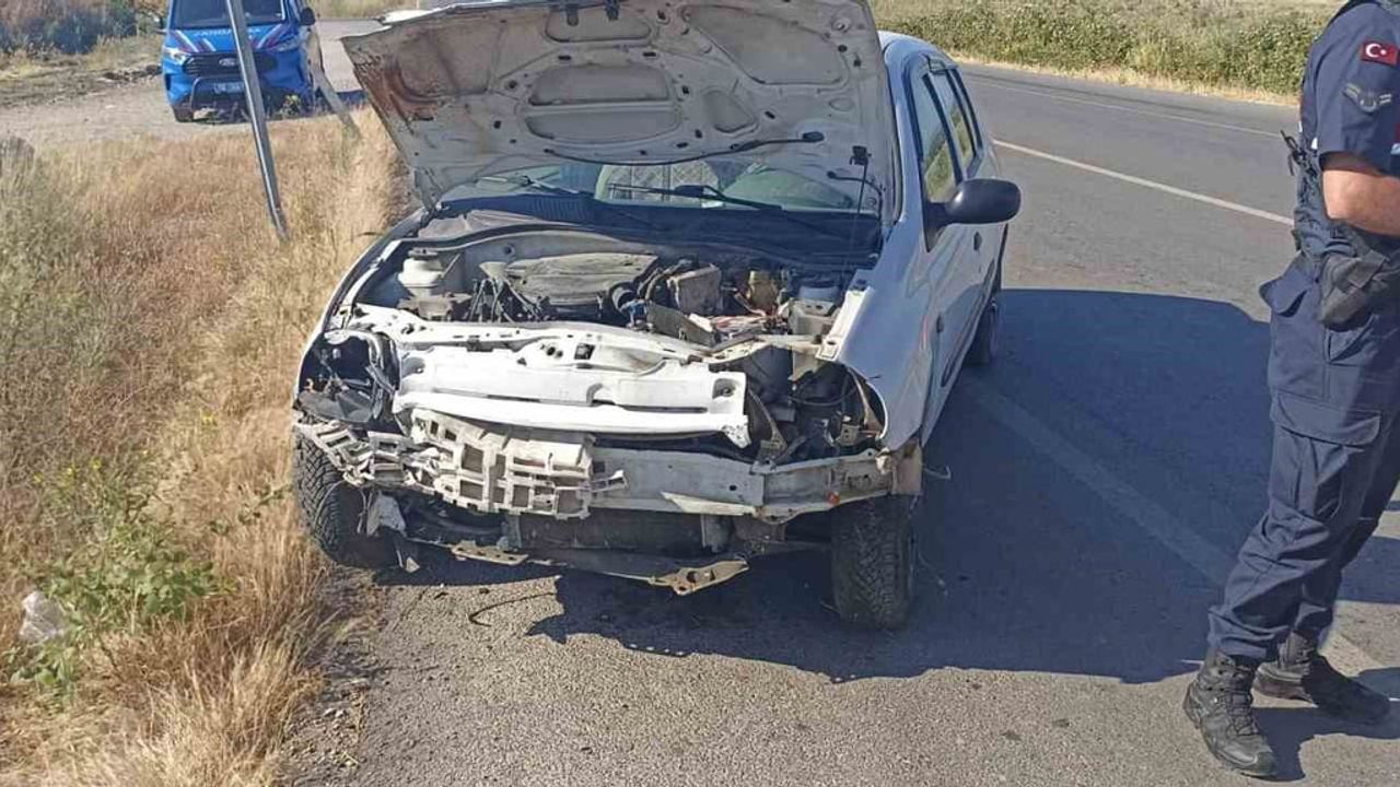 Balıkesir'de çift taraflı trafik kazası; 1'i ağır 7 kişi yaralandı