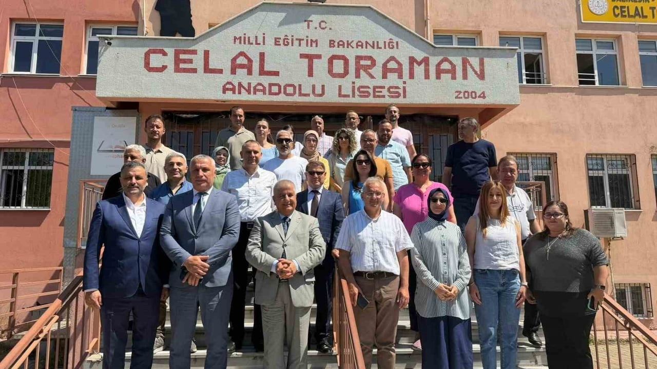 Balıkesir İl Millî Eğitim Müdürü Selehattin Kal Burhaniye’de Okulları Ziyaret Etti