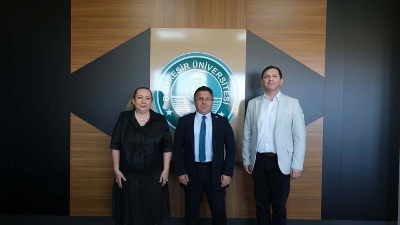 Balıkesir Üniversitesi tıp fakültesinde dekanlık görevini Tülin Akarsu Ayazoğlu devraldı