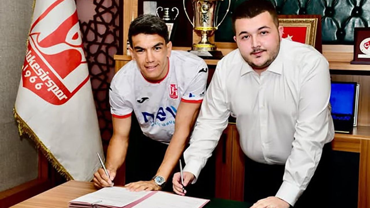 Balıkesirspor Akın Akman ile 1 yıllık sözleşme imzaladı