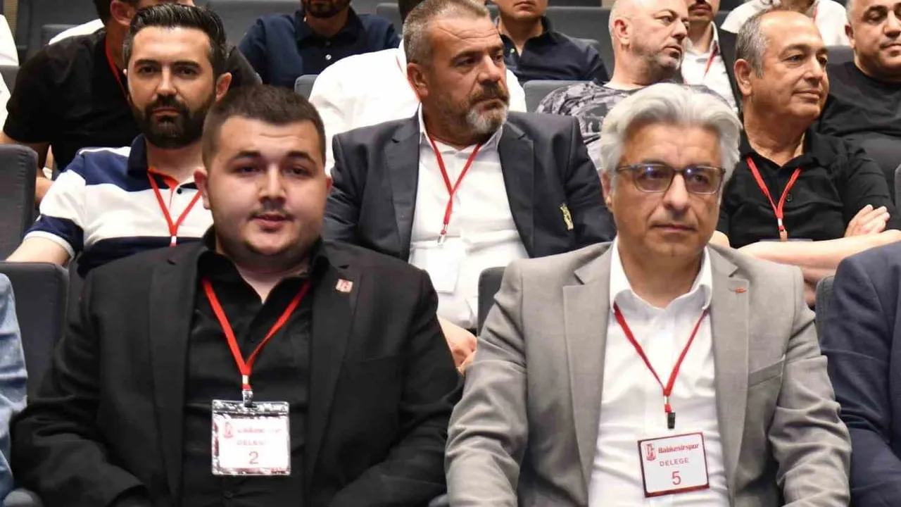 Balıkesirspor'da Mert Alper Acar tek aday olarak 35'inci başkan seçildi