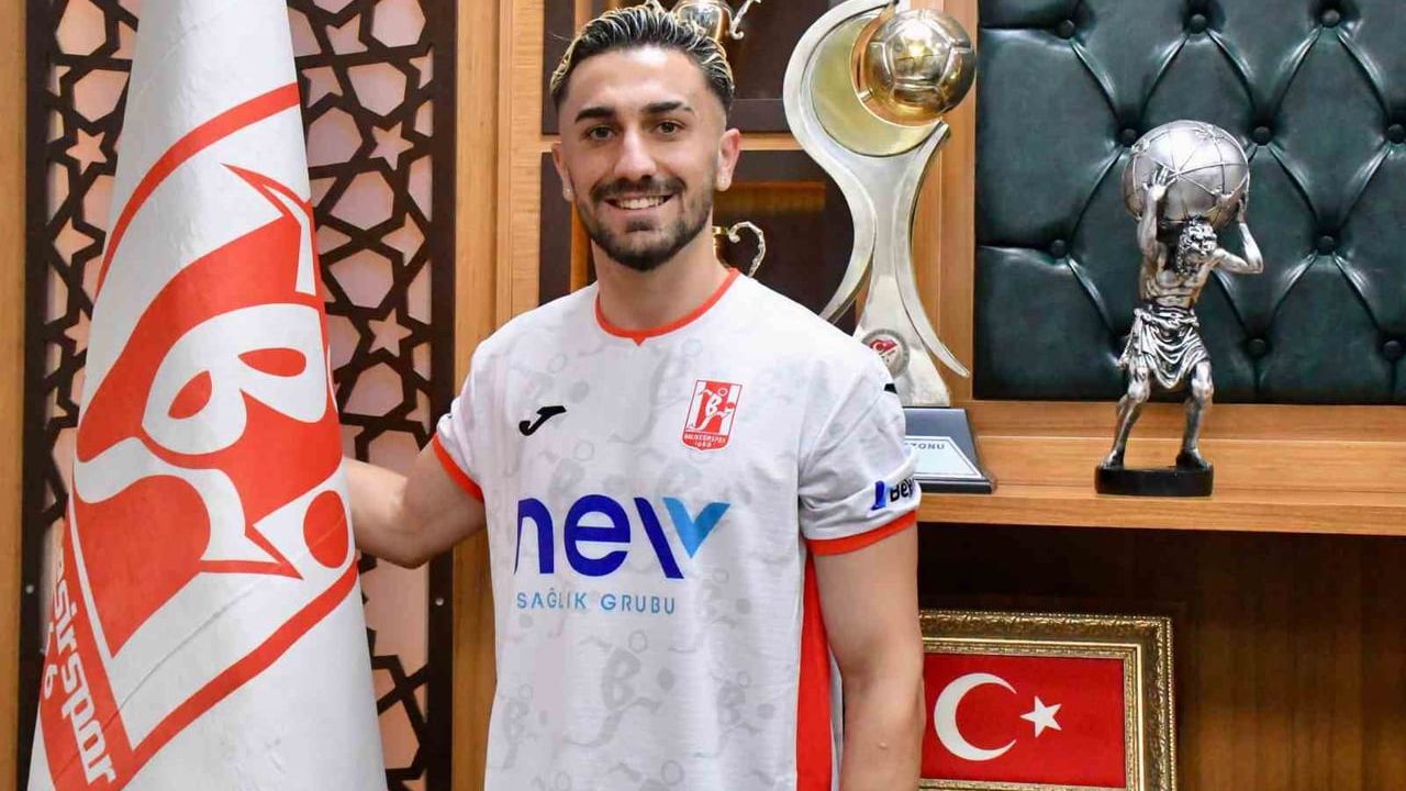 Balıkesirspor Ferit Özler'i renklerine bağladı