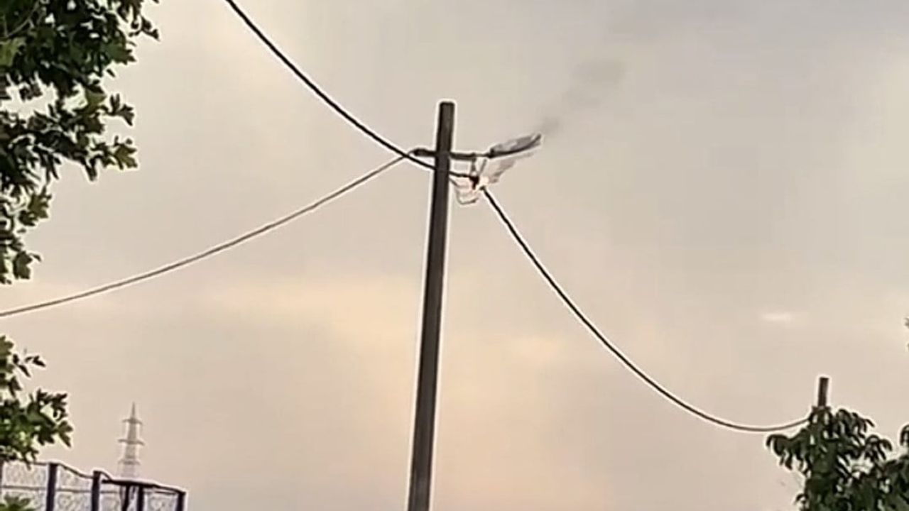 Bandırma Doğanpınar'da elektrik hattında arıza: UEDAŞ yaklaşık 3 saatlik müdahaleyle sorunu giderdi