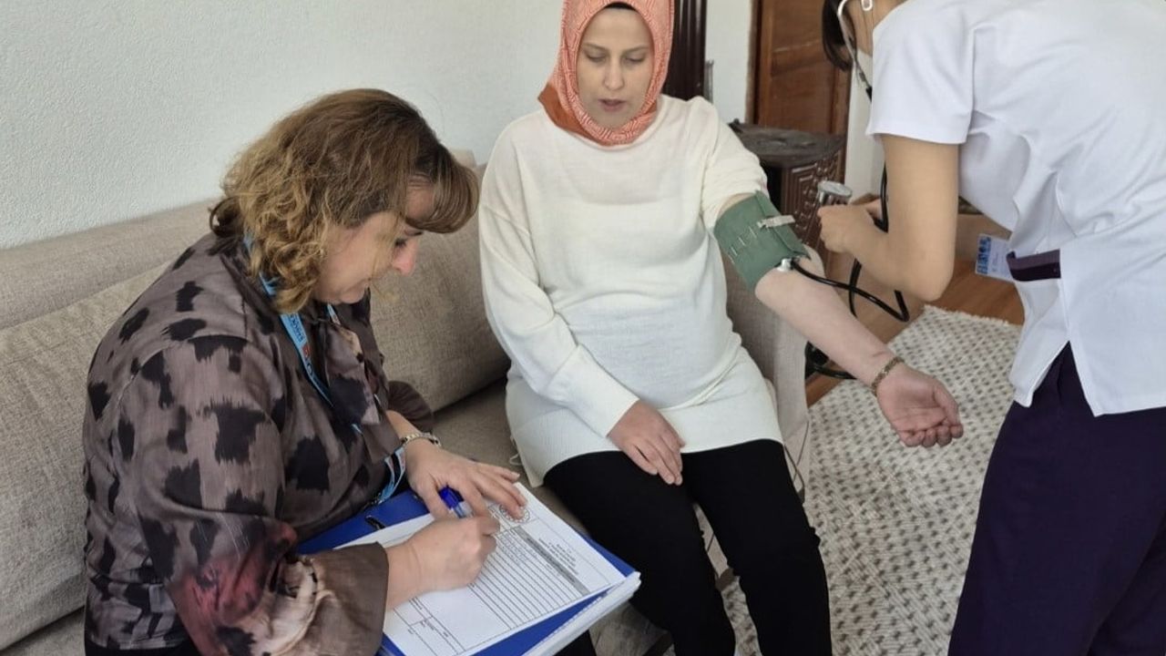 Bartın'da 'Her Gebeye Bir Ebe' uygulamasıyla anne adaylarına yakın takip