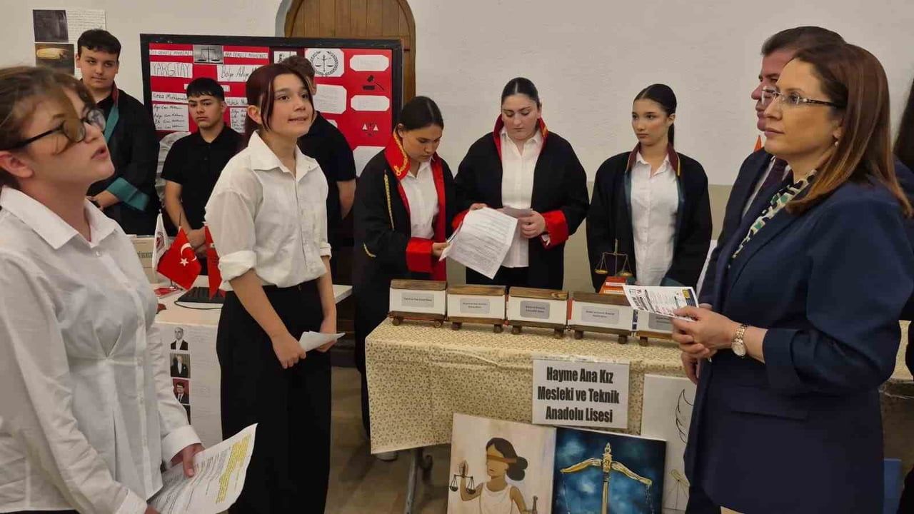 Bartın'da 'Maarifin Kalbinde Marifetli Gençlik' Mesleki Eğitim Fuarı: 15 okul, 120 proje sergilendi