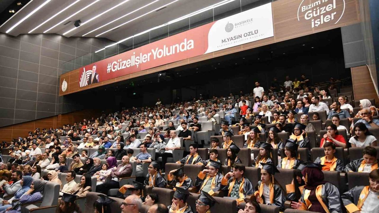 Başiskele Çocuk Üniversitesi'nde 576 öğrenci mezun oldu