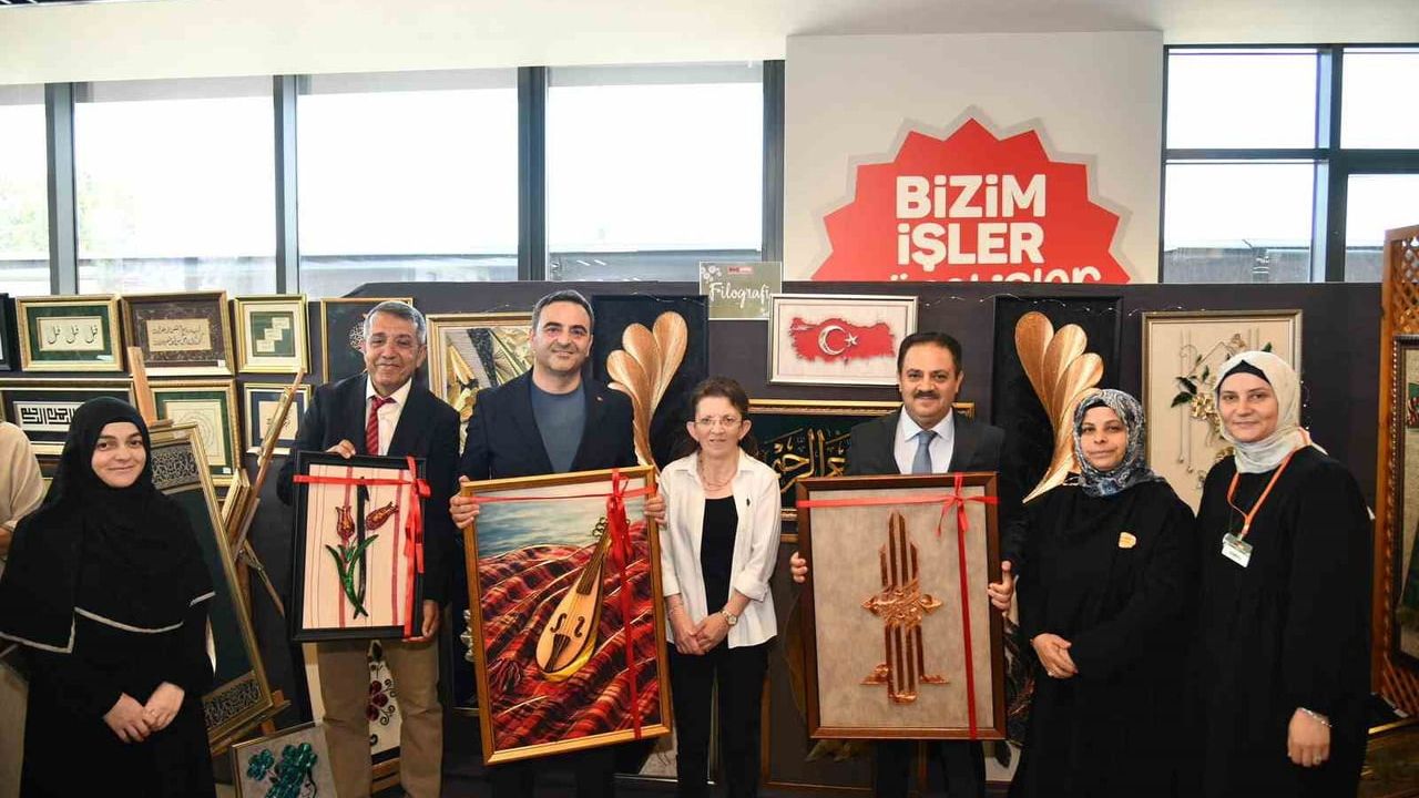 Başiskele'de BAŞ-MEK yıl sonu sergisi: Emek ve üretim ön plandaydı