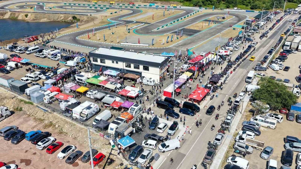 Başiskele motor sporları gelişim merkezinde ilk zaferler Zayn Sofuoğlu ve Enes Çağan Çakır'ın oldu