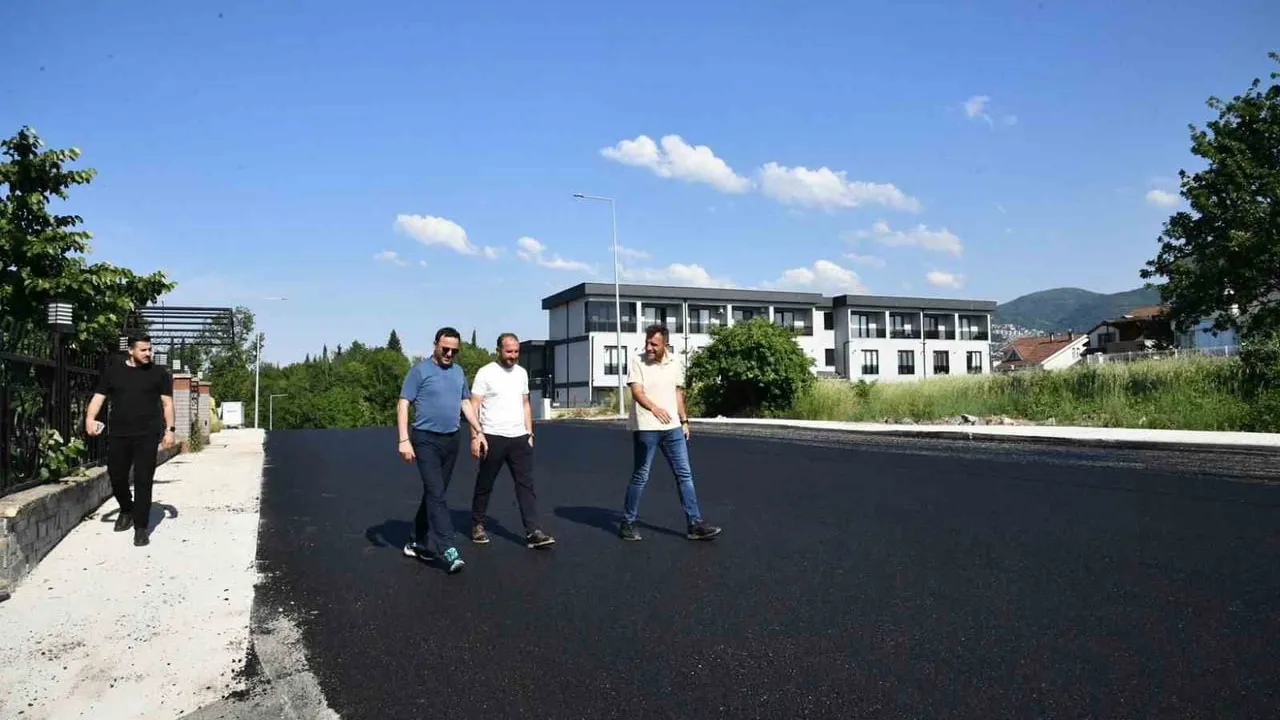 Başiskele Seymen Mahallesi'nde Üstyapı Yenilendi: Sıcak Asfalt ve Kaldırım Çalışmaları Tamamlandı