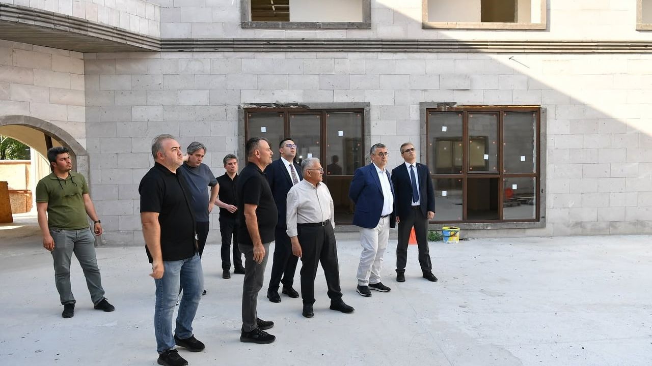 Başkan Büyükkılıç, Tarihi Kayseri Mahallesi 3. Etap Çalışmalarını İnceledi