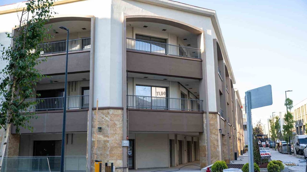 Başkan Er çarşı merkezinde incelemelerde bulundu