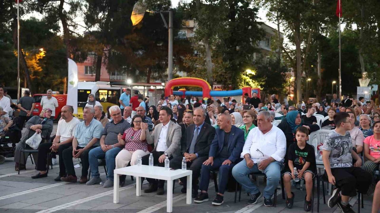 Başkan Erkan Aydın şenlik coşkusuna ortak oldu