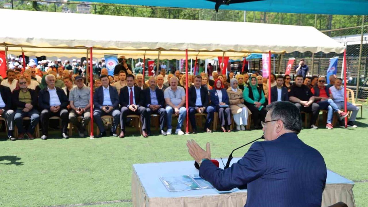 Başkan Genç, Yeşilova'da 'Vatandaş Soruyor Başkan Cevaplıyor' programında talepleri dinledi