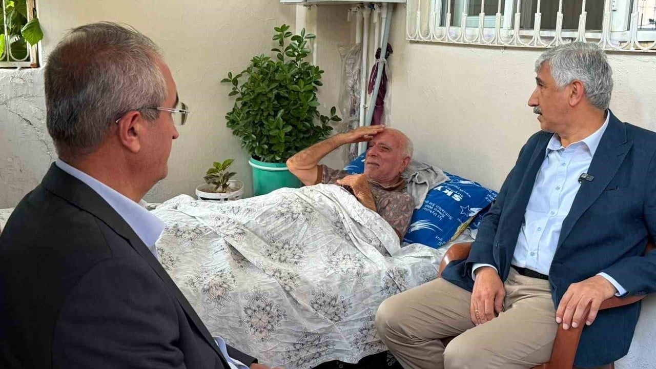 Başkan Hallaç'tan babalar günü'nde gönüllere dokunan ziyaretler