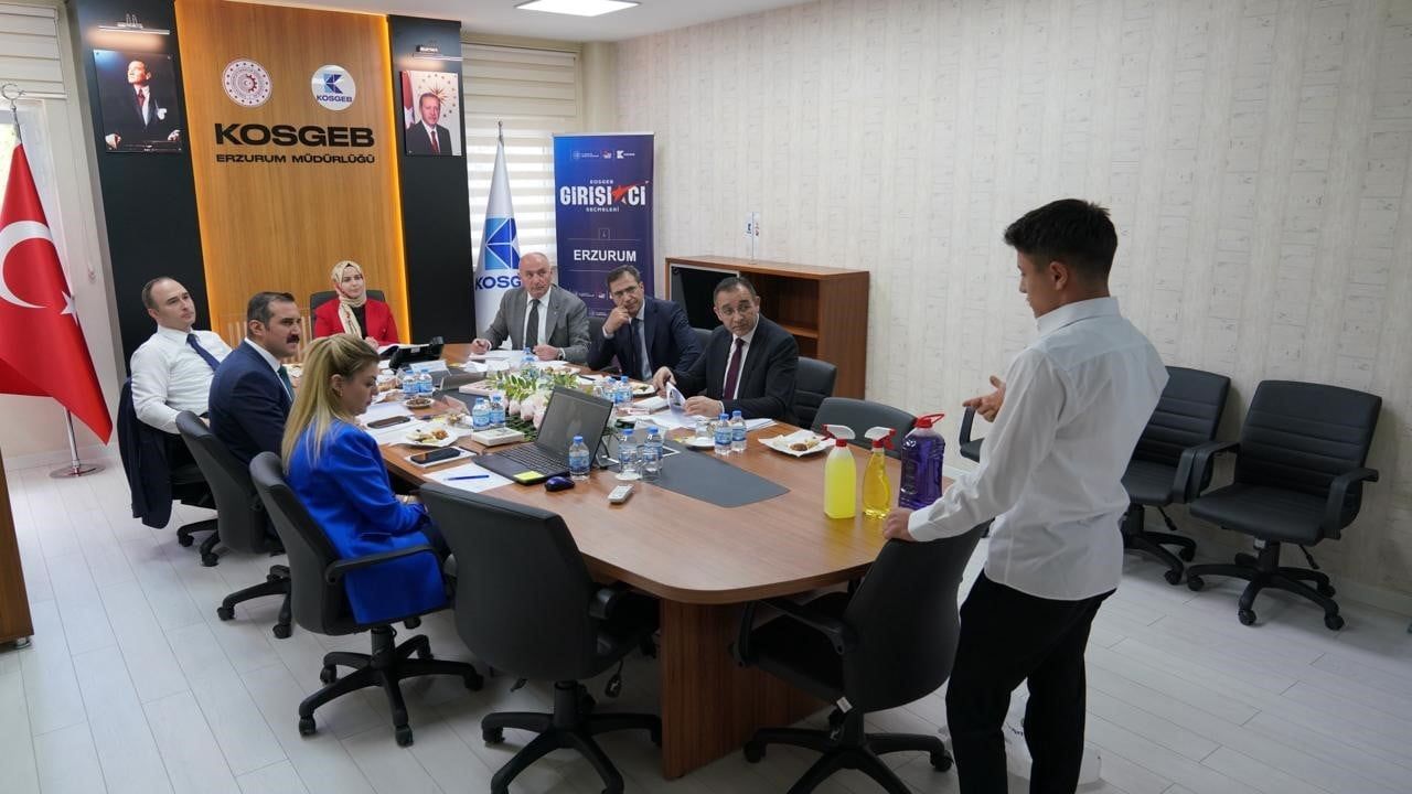 Başkan Özakalın KOSGEB girişimci ve iş geliştirme jüri toplantısına katıldı