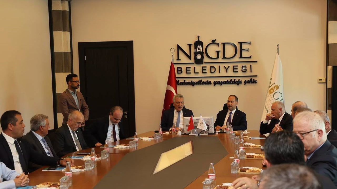 Başkan Özdemir İSO heyetine Niğde'nin yatırım potansiyelini anlattı