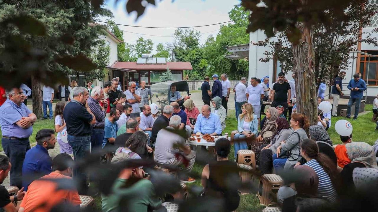 Başkan Özlü: Doğal gaz ihtiyacı 3 ay içinde karşılanacak — Gökçe Mahallesi'nde vatandaş buluşması