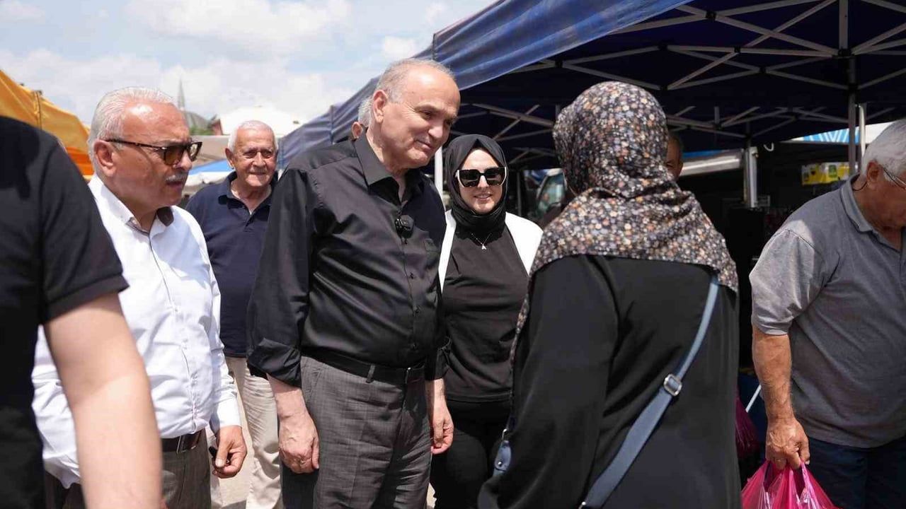 Başkan Özlü, pazarcı esnafıyla bir araya geldi