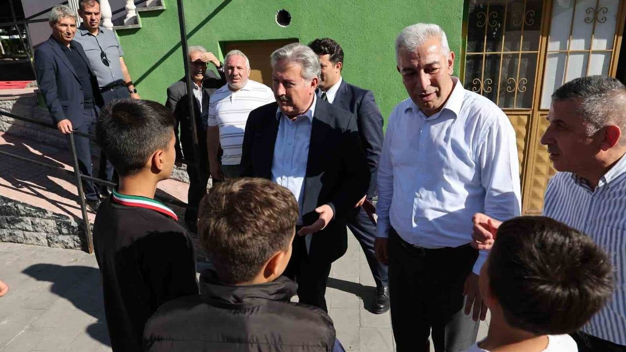 Başkan Palancıoğlu'ndan Bahçelievler Mahallesi'ne sosyal tesis ve kütüphane müjdesi