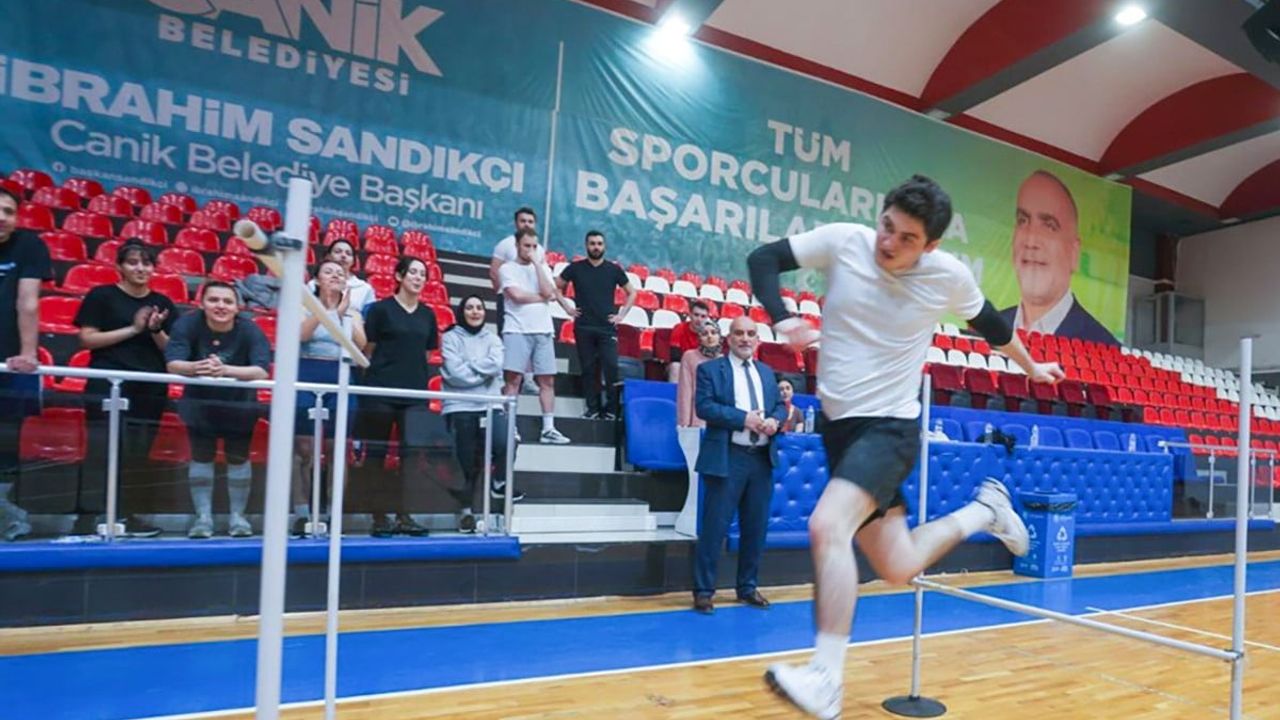 Başkan Sandıkçı: ücretsiz akademiye hazırlık kurslarında gençler uzman eğitmenlerle hazırlanıyor