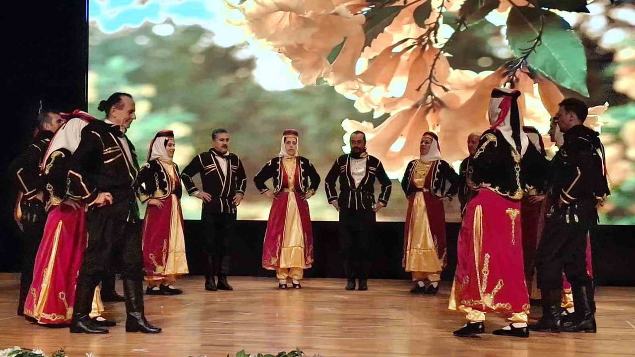 Batı Karadeniz’de kapsamlı halk oyunları şöleni gerçekleştirildi