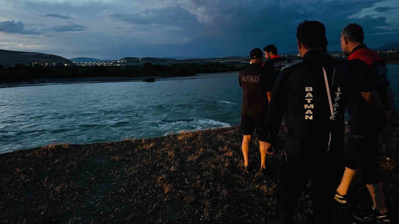 Batman Çayı'nda mahsur kalan 23 kişi itfaiye tarafından kurtarıldı