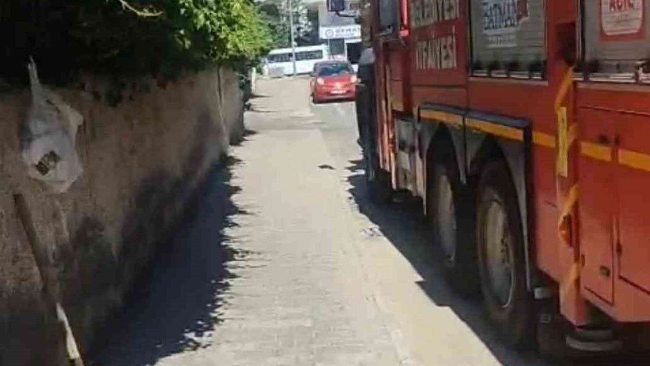 Batman'da ev yangınında 2 kişi dumandan etkilendi