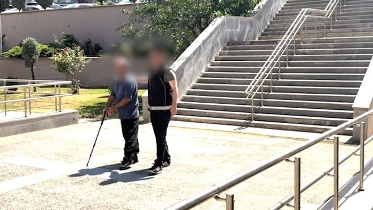 Batman'da otobüste midesinden 1 kilo 308 gram esrar çıkan yolcu tutuklandı