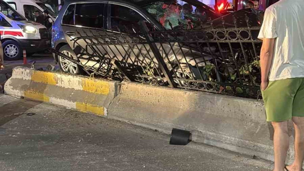 Batman'da valilik kavşağında iki aracın çarpışması: 3 kişi yaralandı