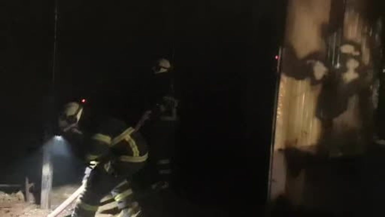 Batman Doluca'da at çiftliğinde yangın: 3 at telef oldu, iki bölüm zarar gördü