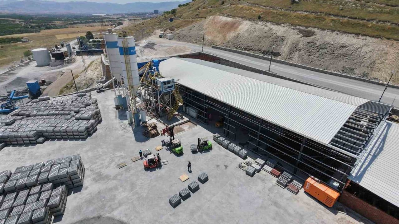 Battalgazi belediyesi kilit taşı ve bordür üretim tesisi üretime başladı