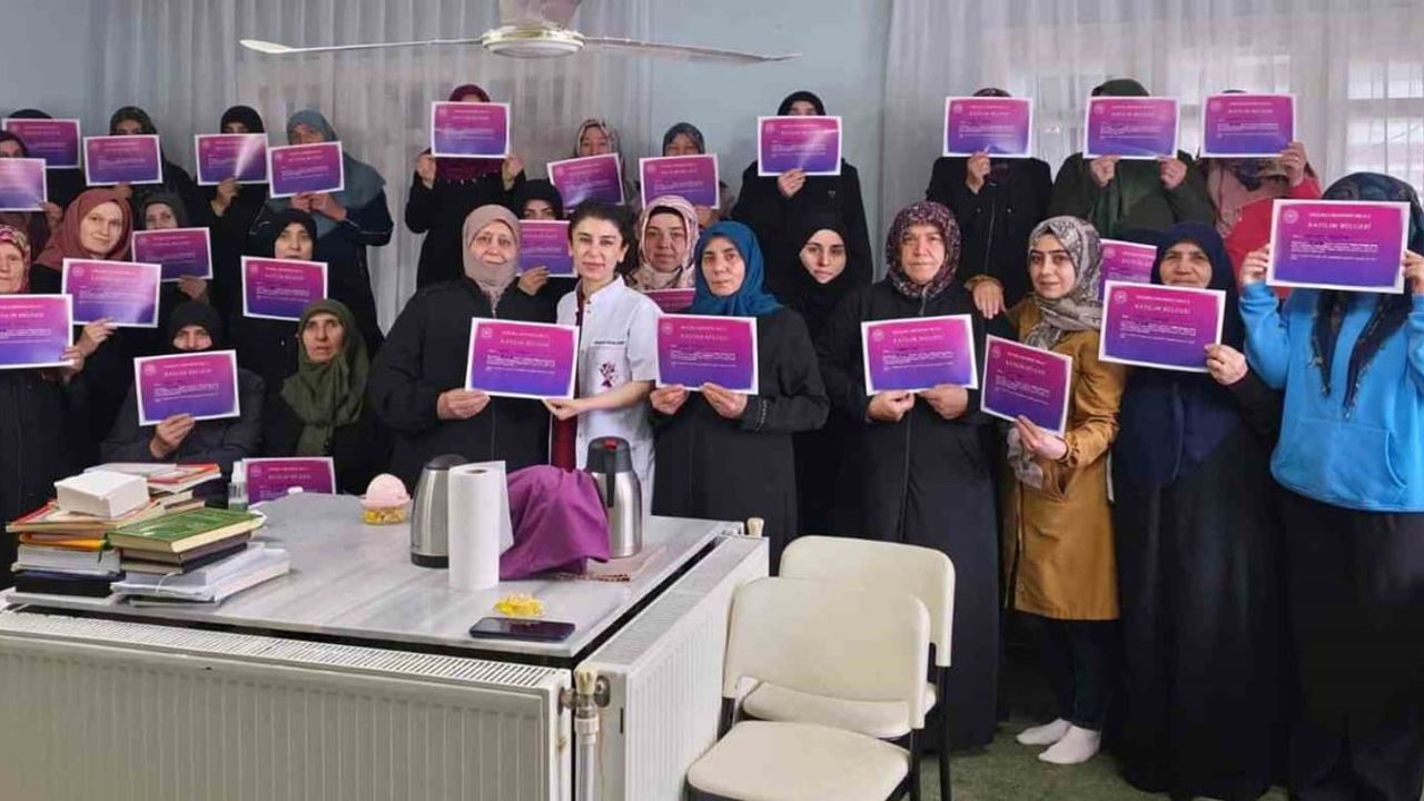 Bayburt'ta 120 kadına menopoz eğitimi verildi