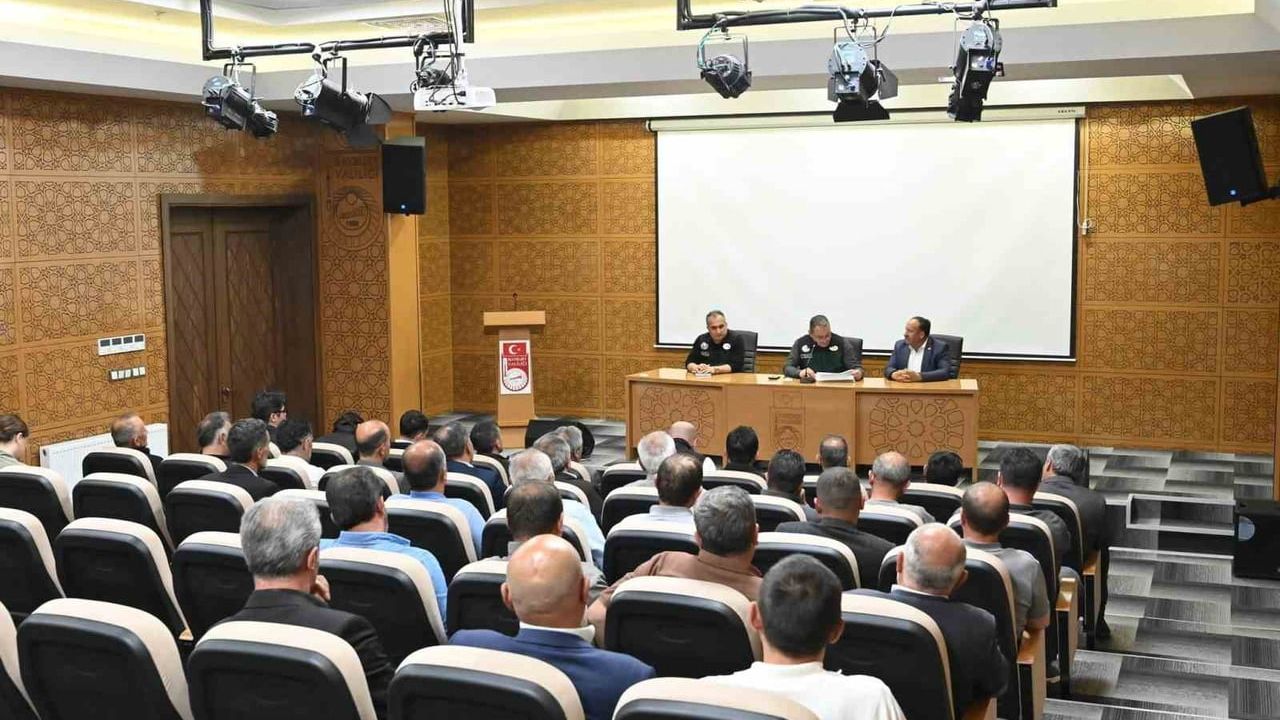 Bayburt’ta DSİ yatırımları muhtarlarla istişare edildi