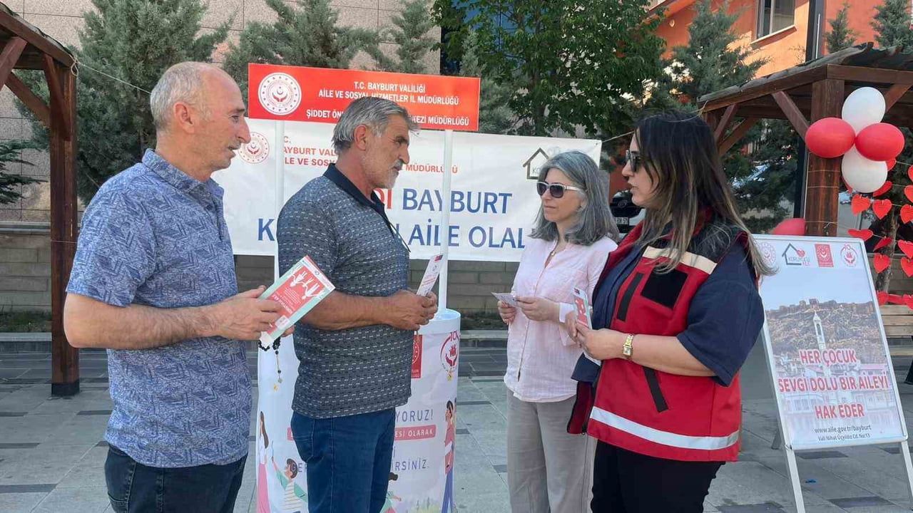 Bayburt'ta koruyucu aile hizmeti tanıtıldı
