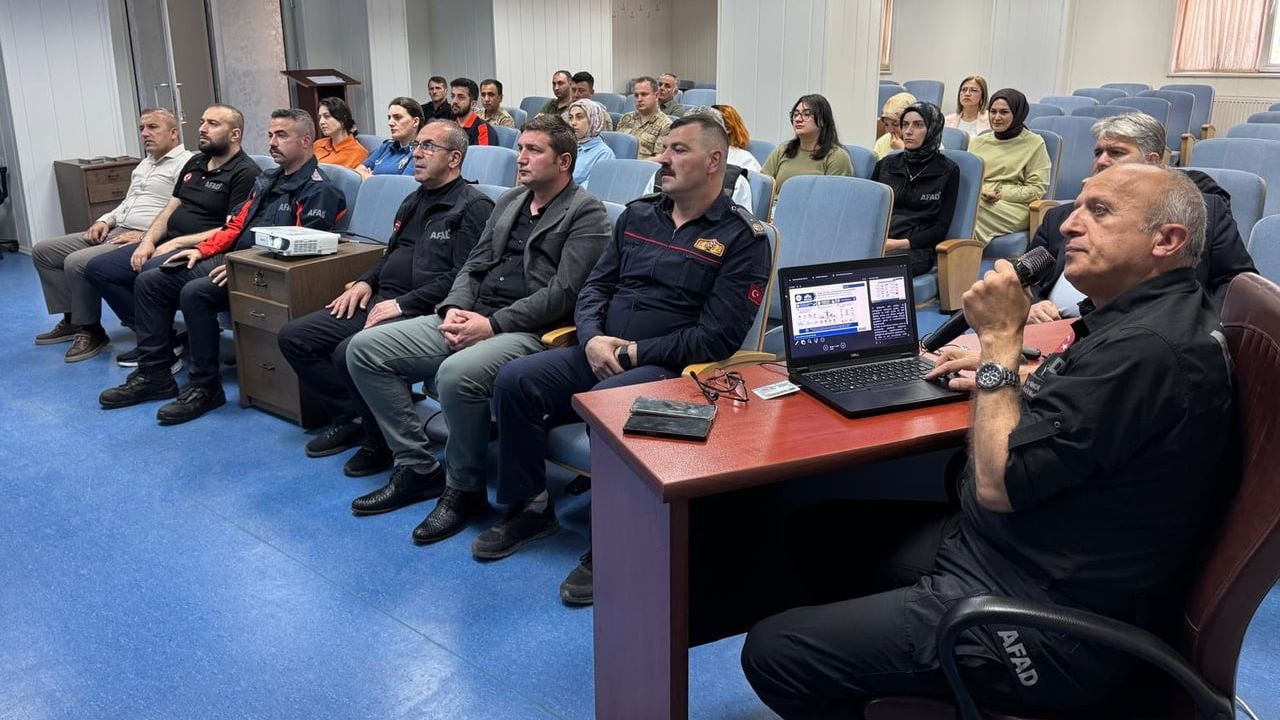 Bayburt’ta orman yangınlarına müdahale eğitimi tamamlandı
