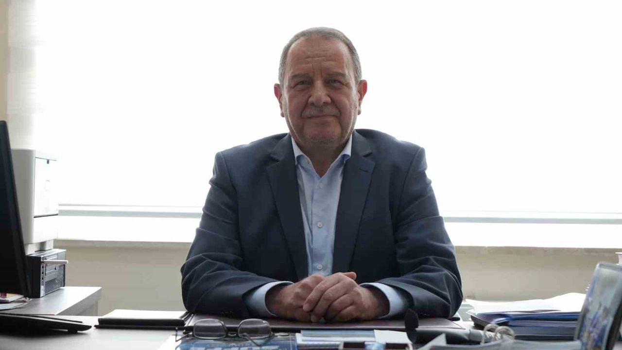Bayburtlu eğitimci mezun olduğu okulda 37 yıldır görev yapıyor
