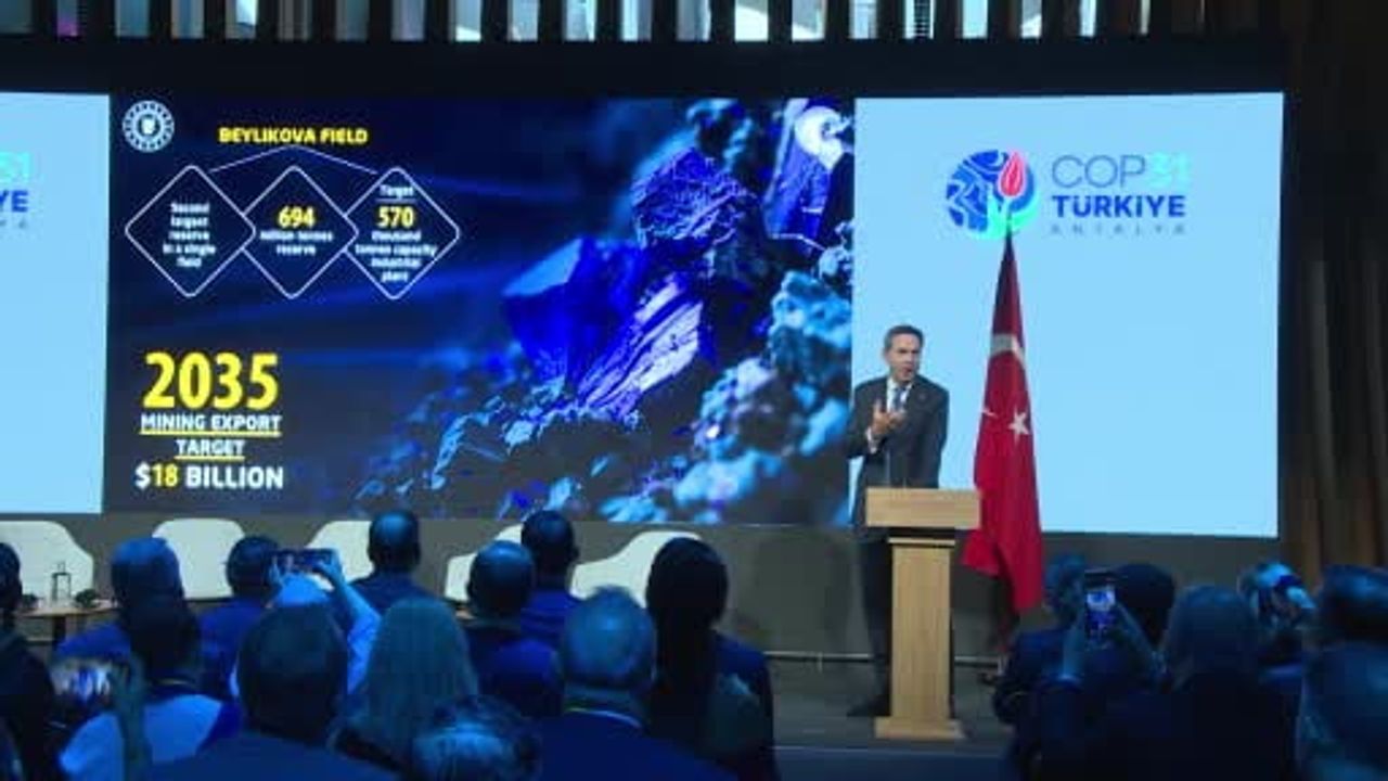 Bayraktar: enerji dönüşümü için 2035'e kadar 200 milyar dolar yatırım hedefi