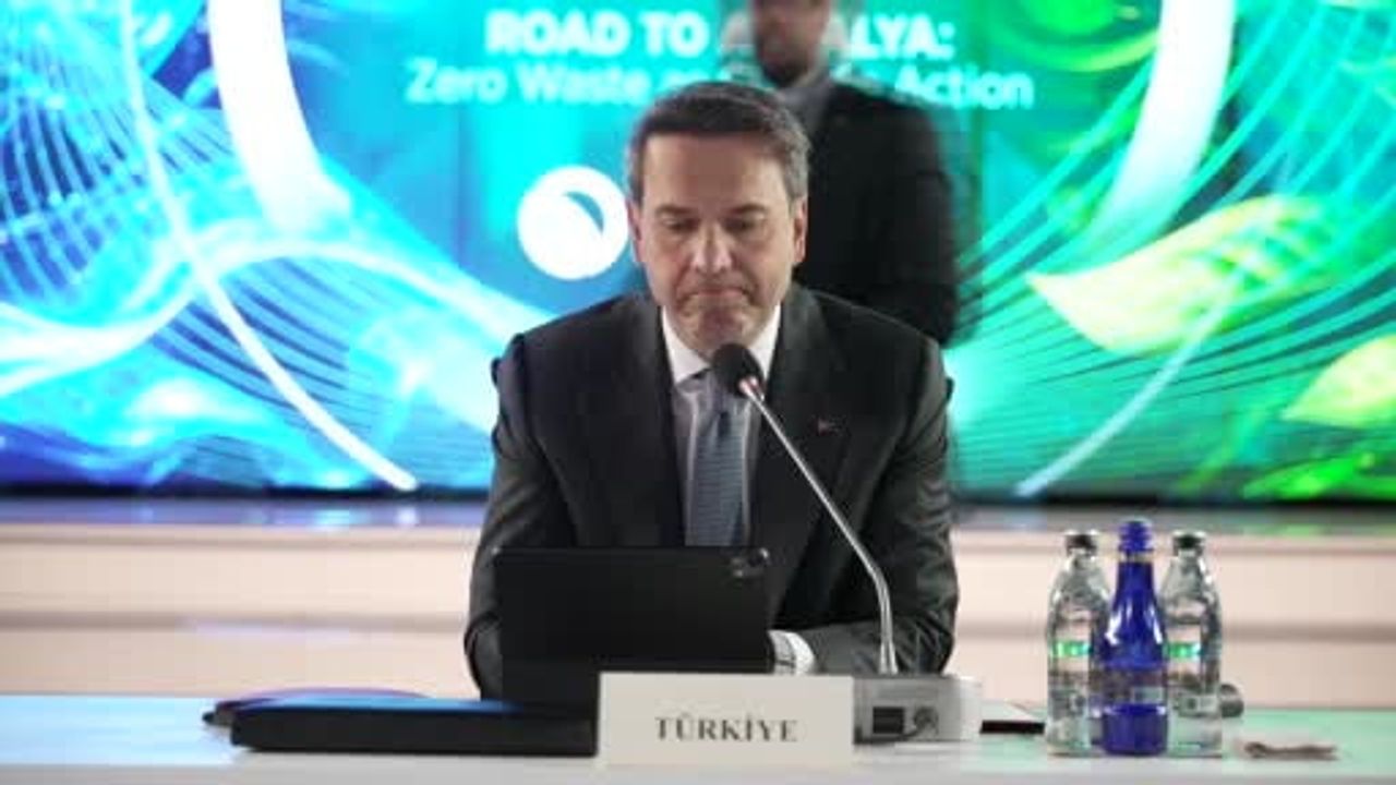 Bayraktar: Sıfır Atık ve Enerji Verimliliği Enerji Güvenliği ile Sürdürülebilir Kalkınmanın İki Ana Sütunudur