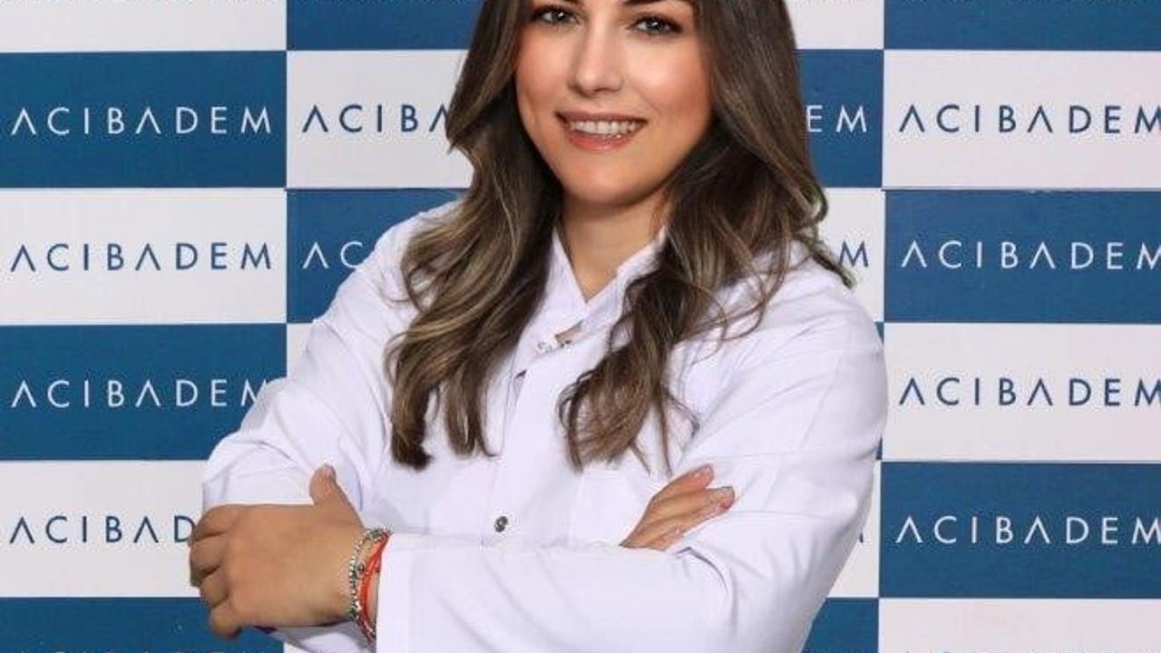 Beslenme Uzmanı Çisem Gündüz: Yazın su yerine çay ve kahve tüketmek yeterli sıvı sağlamıyor