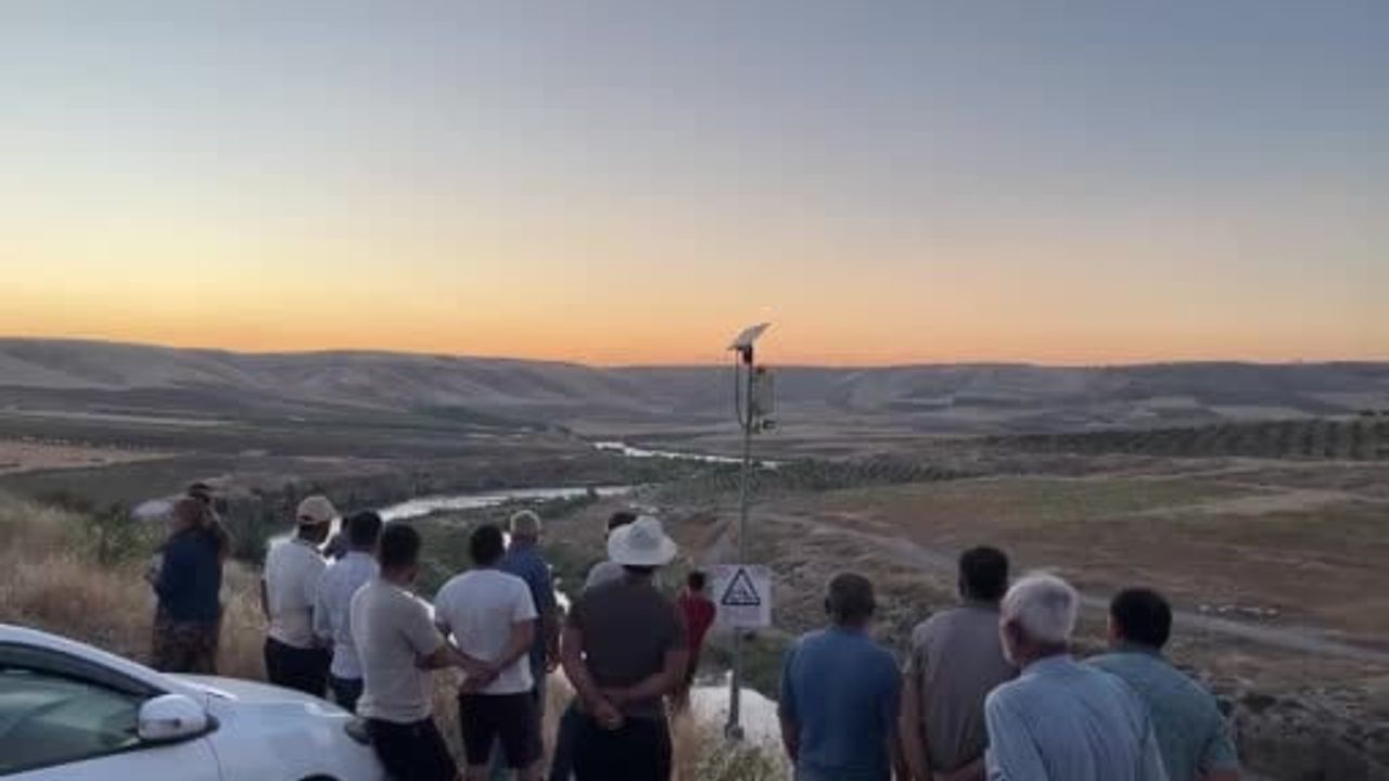 Besni'de Göksu Çayı'nda akıntıya kapılan gençlerden biri kayıp