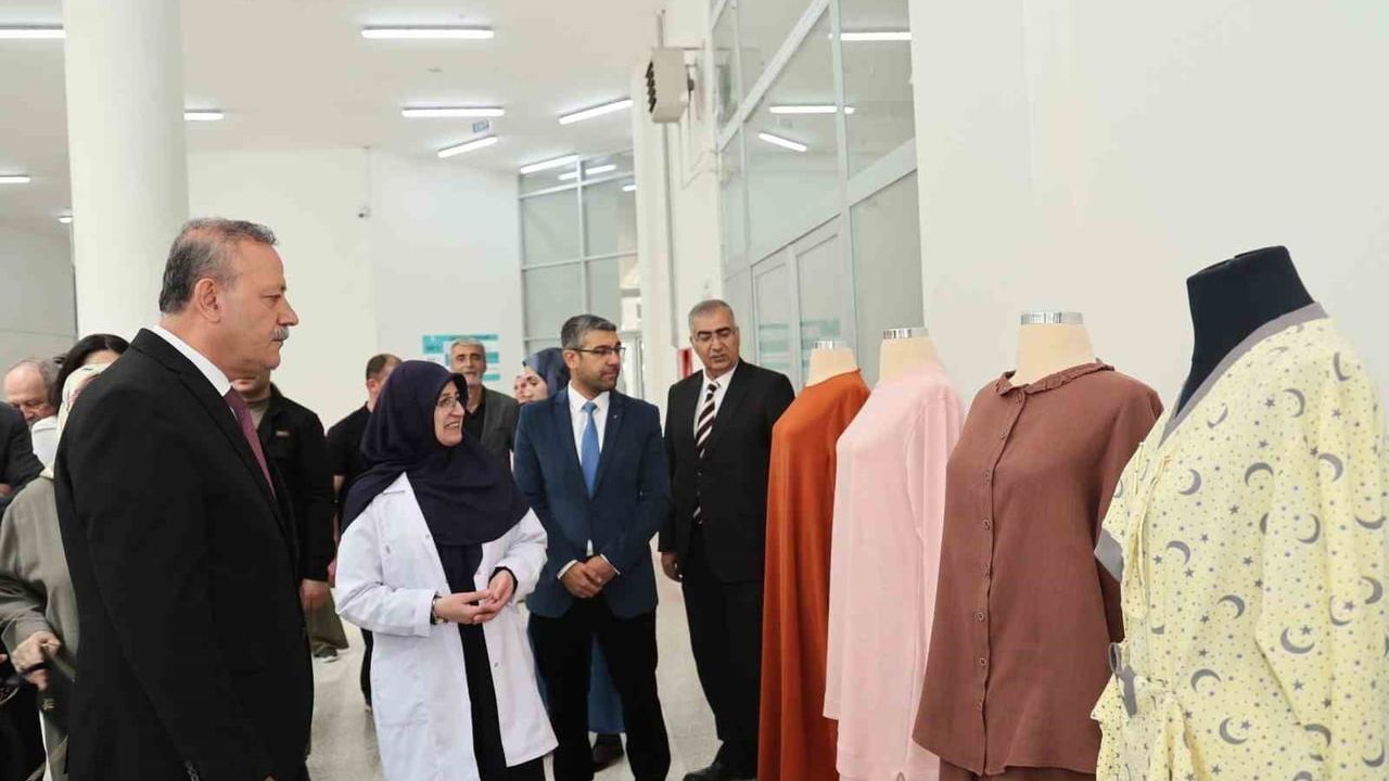 BEÜ BESEM yılsonu el sanatları ve giyim sergisi ziyaretçilere açıldı