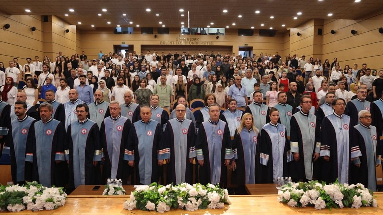 BEUN 2025-2026 Mezuniyet Töreni: Güzel Sanatlar ve Spor Bilimleri Fakülteleri Yeni Mezunlarını Verdi