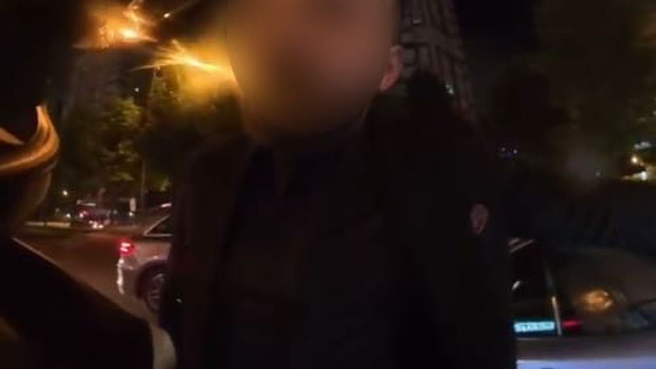 Beylikdüzü'nde sürücünün motosikletliye saldırı anı kamerada