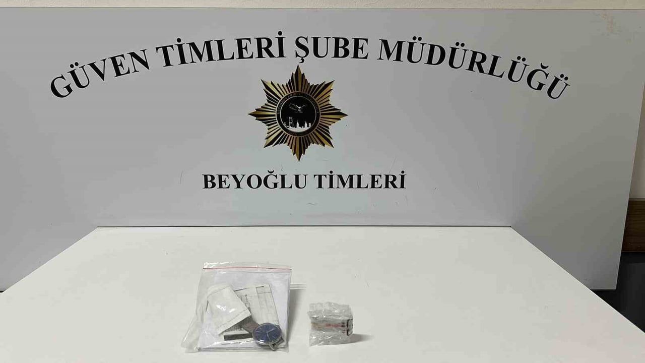 Beyoğlu'nda kargo dağıtımı sırasında iki paket çalındı, şüpheli yakalandı
